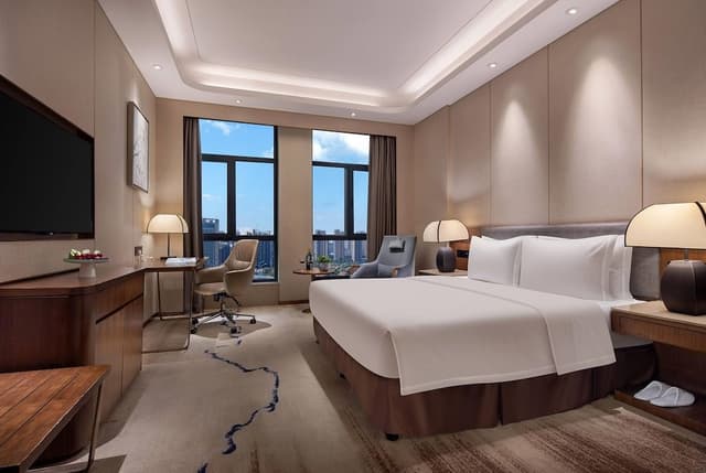 Business Room, 1 King Bed, Smoking