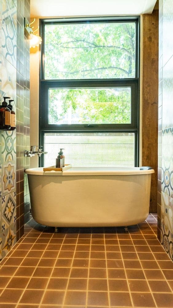 Standard Studio Suite, 1 Bedroom, Non Smoking, Bathtub