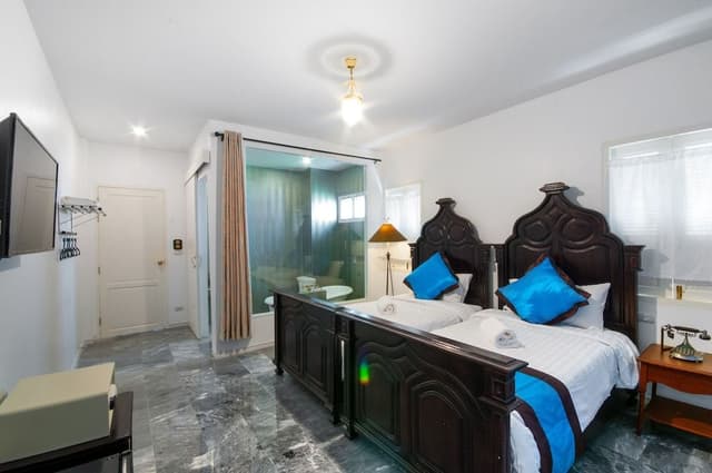 Deluxe Twin Room , Free BKK Airport Transfers, flight detail required