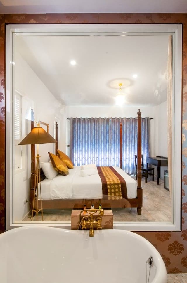 Deluxe Double Room , Free BKK Airport Transfers, flight detail required