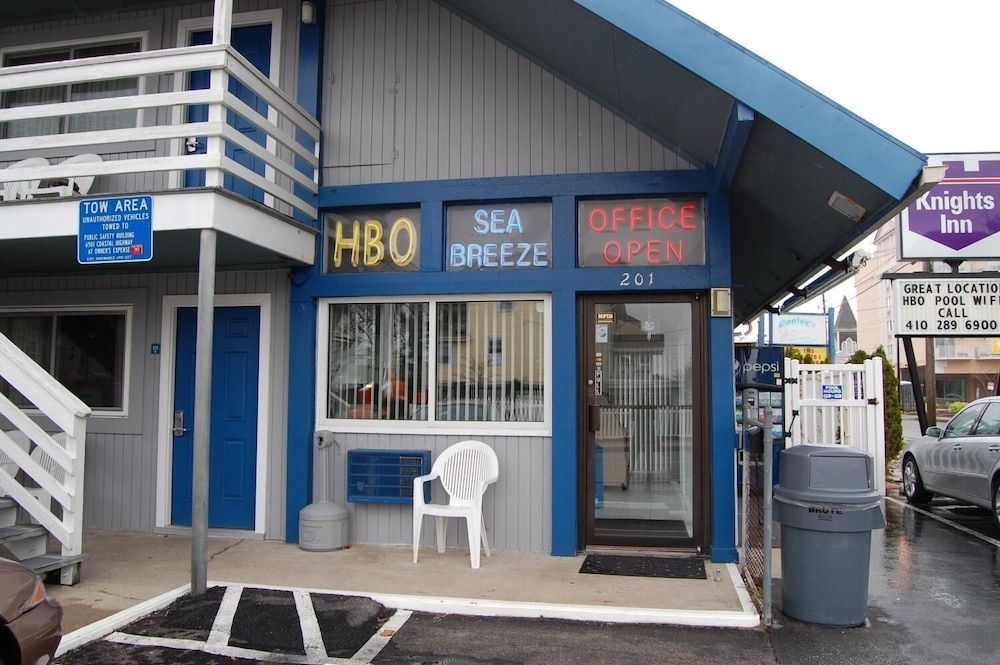 Sea Breeze Inn2