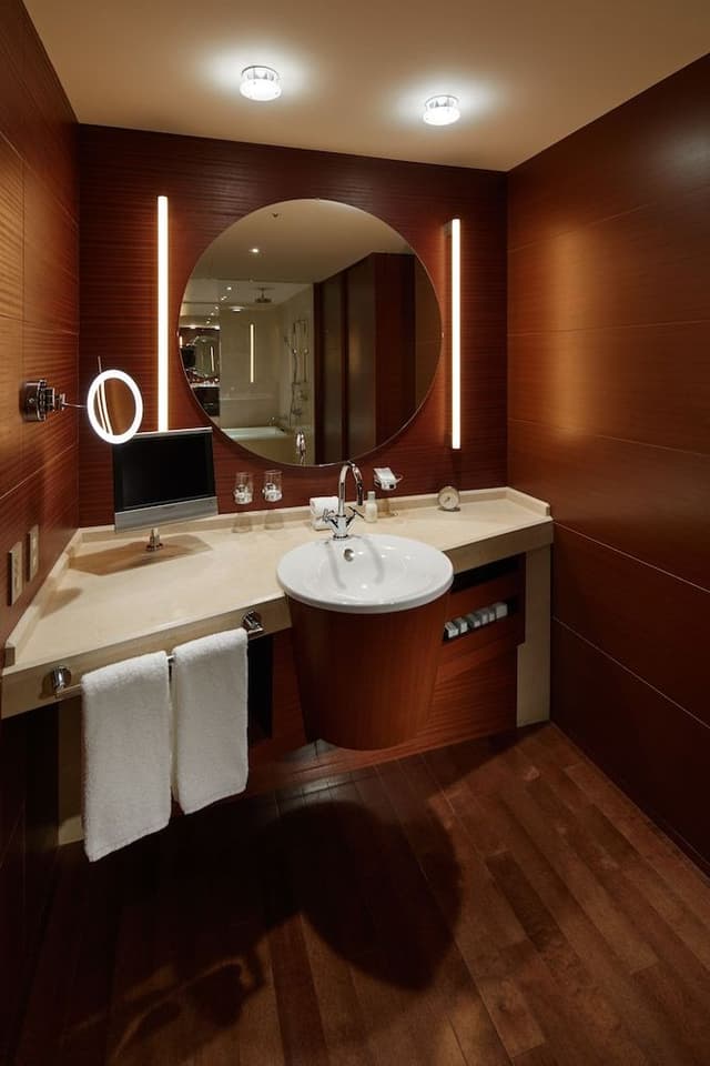 Suite, 1 King Bed (Diplomat)