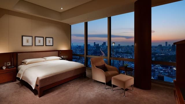 Suite (Chariman)