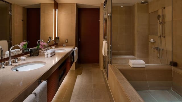 Suite (Chariman)