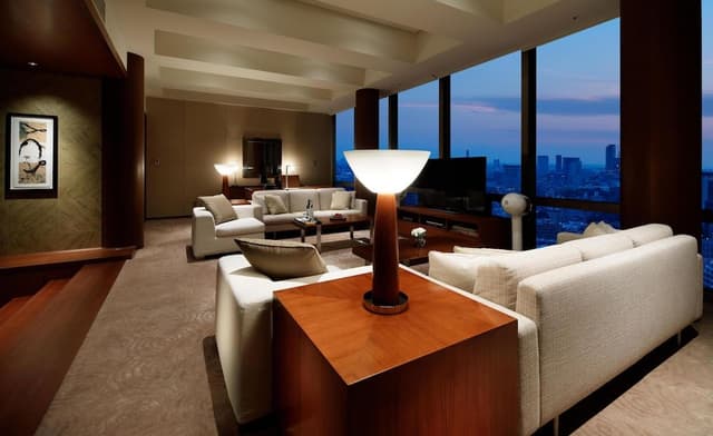 Suite (Chariman)