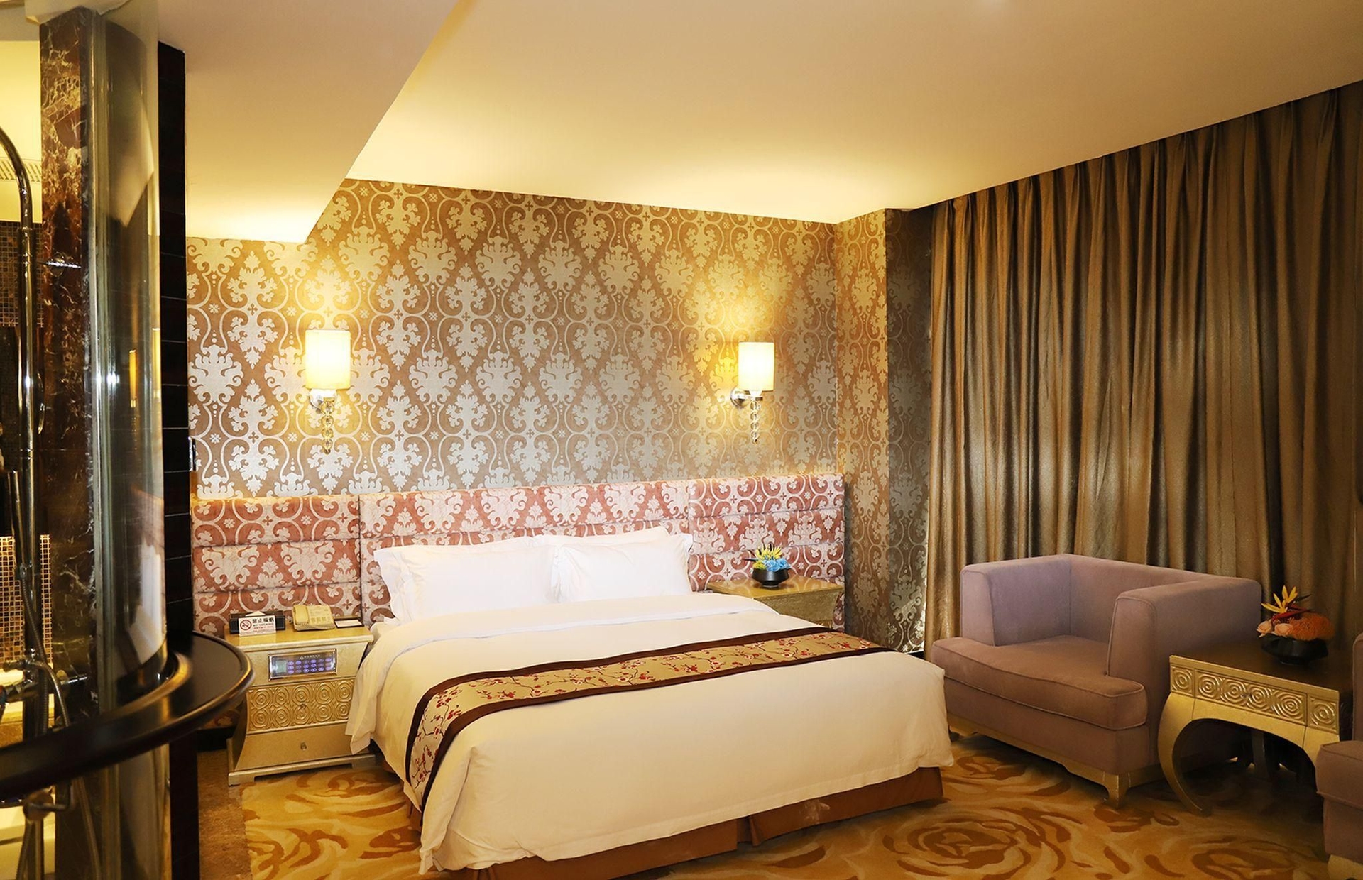 เซินเจิ้น จงเปา อินเตอร์เนชั่นแนล โฮเทล (Shenzhen Zhongbao International Hotel)1