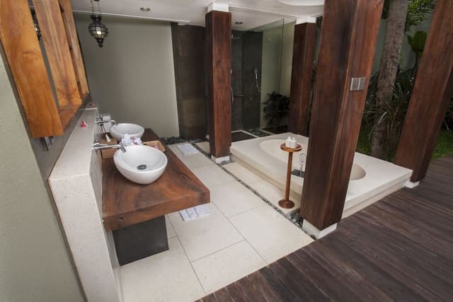 Premier Villa, 1 King Bed, Private Pool, Garden Area