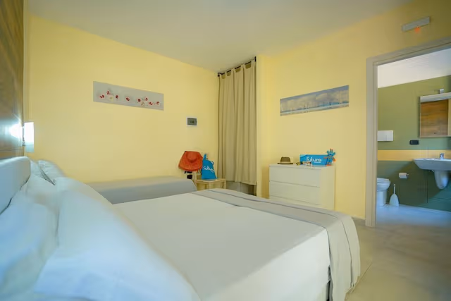 Triple Room, Multiple Beds