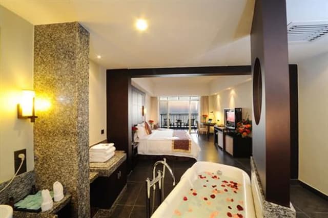 180 degrees Super Seaview Double Bed Room