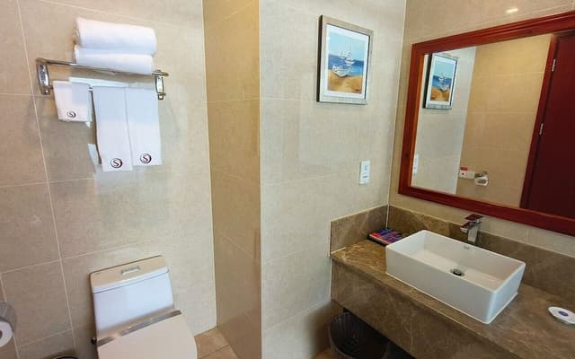 180 degrees Super ocean view twin bed room