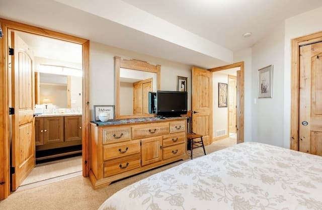 House, Multiple Beds, Hot Tub, City View