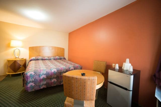 Room, 1 King Bed, Non Smoking