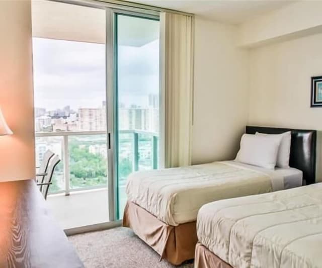 Luxury Apartment, 2 Bedrooms, Ocean View, Beachside