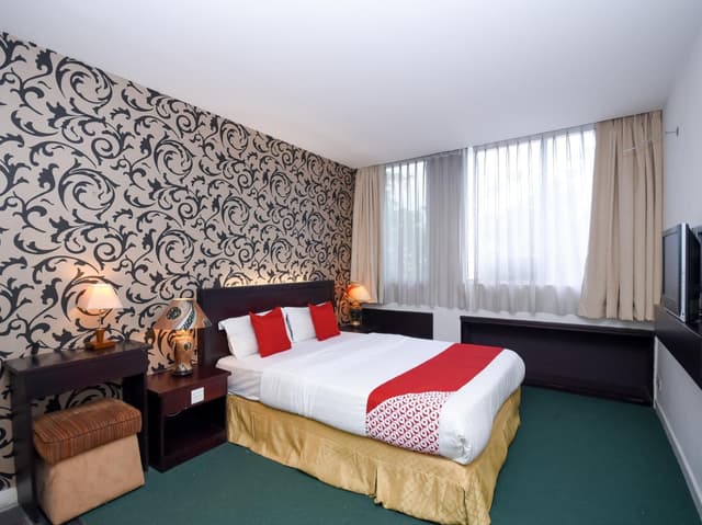 Executive Suite Family, Executive level