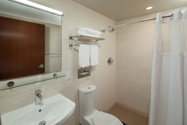 Standard Room, 1 Queen Bed