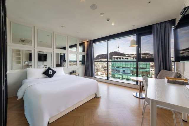 Deluxe Double Tower View