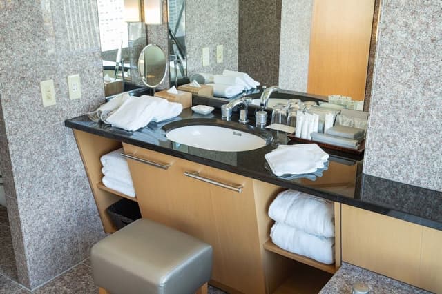 Executive Corner King with Lounge Access, Non Smoking