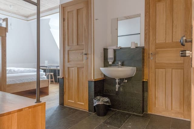 Double or Twin Room, Private Bathroom (Explorer)