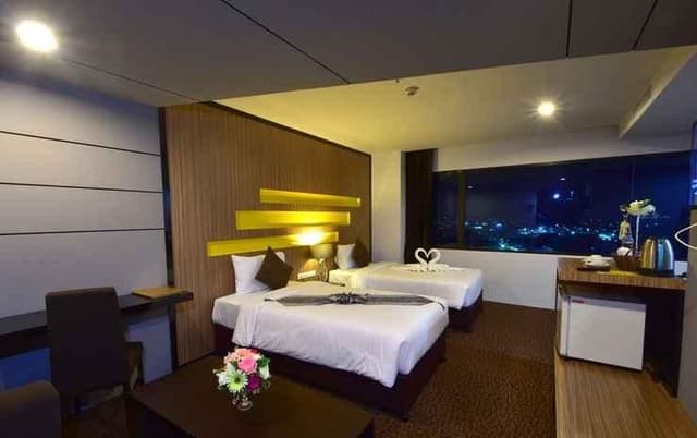 Siam Deluxe Twin