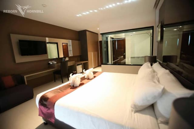 Deluxe King Bed