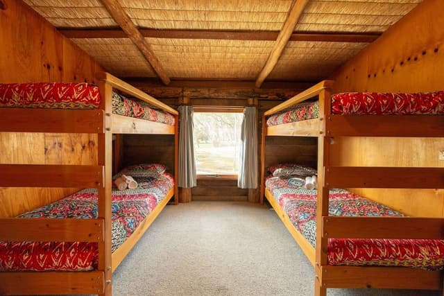 Redgum Log Cottage