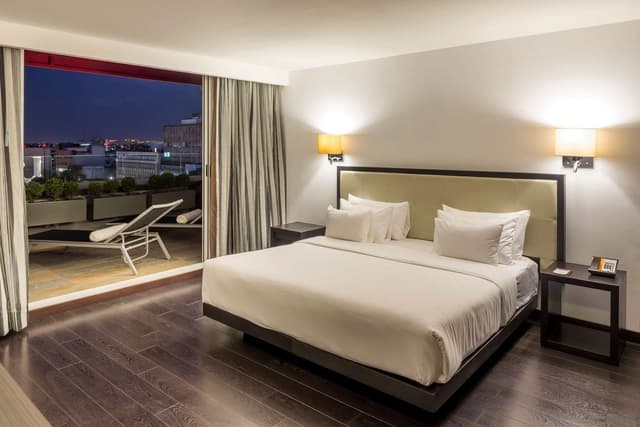 1 KING BED ROOM SUITE WITH TERRACE