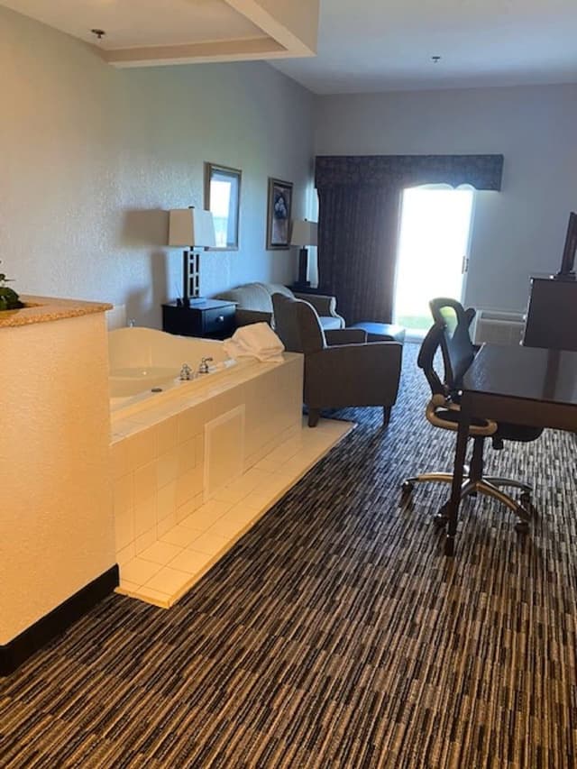 Executive Suite, 2 Bedrooms, Lakeside