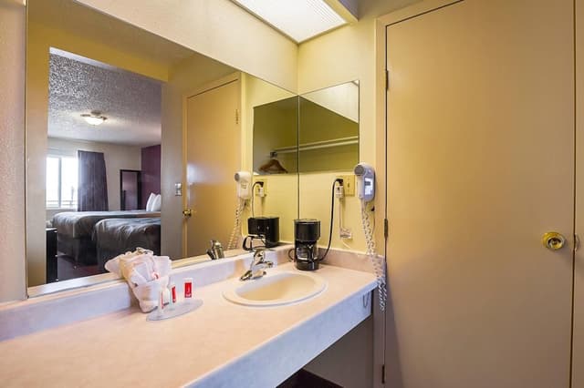 Standard Room, 2 Queen Beds, Non Smoking