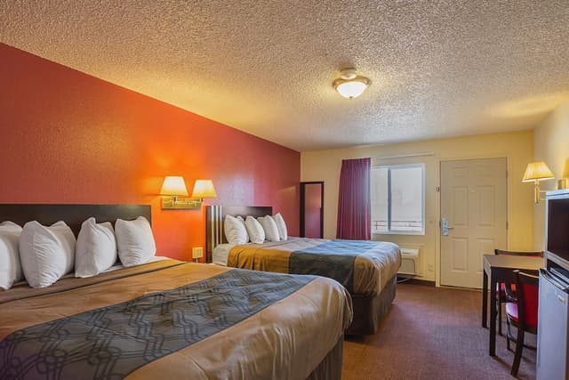 Standard Room, 2 Queen Beds, Non Smoking