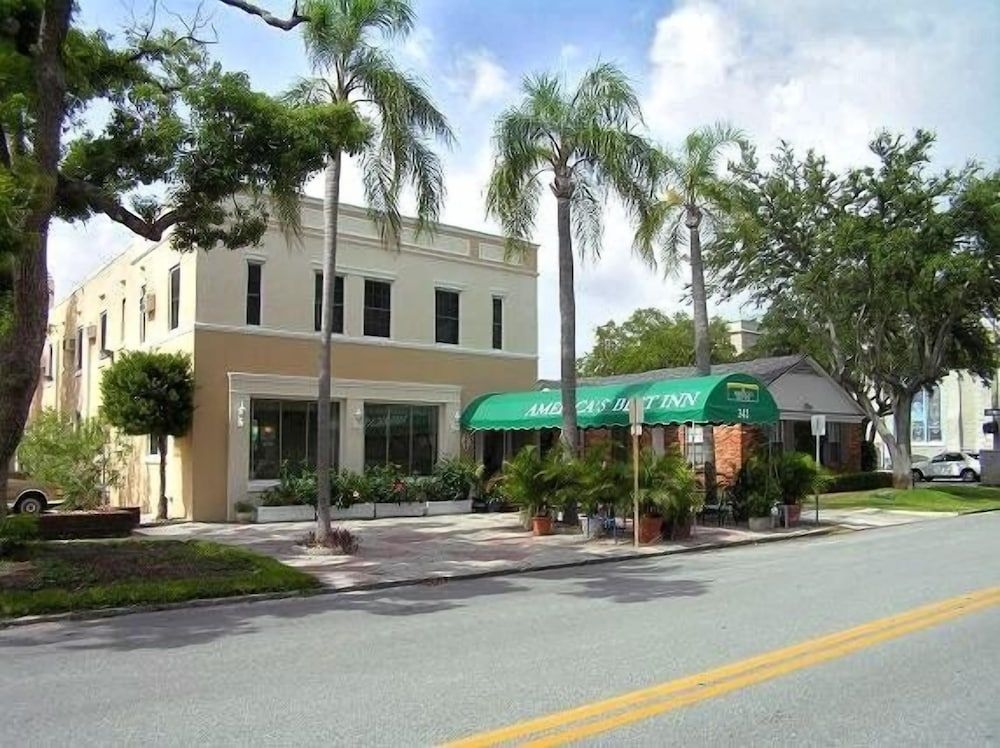 The Inn on Third2