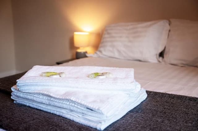 Double Room (Room 2)