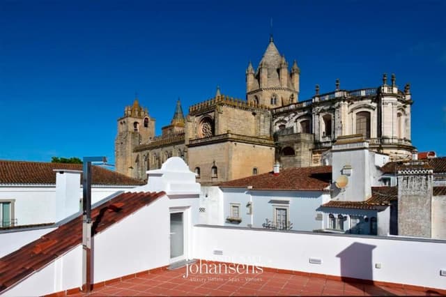 Suite Cathedral