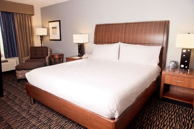 1 KING BED