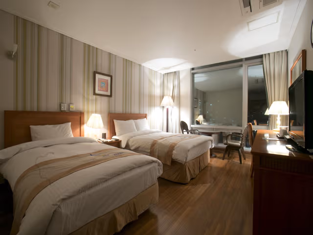Deluxe Ocean View Twin Room