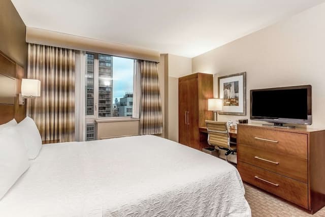 Room, 1 King Bed, City View