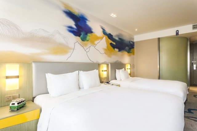 Standard Room, Multiple Beds (Extra Floor Space)