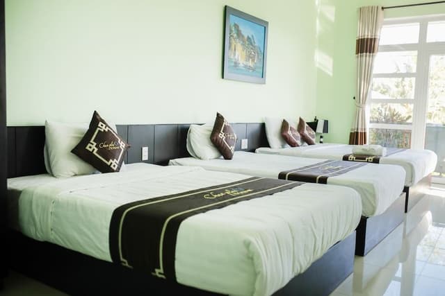 Family Room (With 2 King Beds)