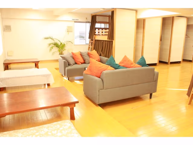 Western Style Mixed Dormitory