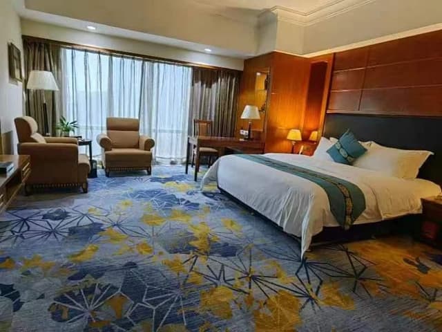 Deluxe Suite