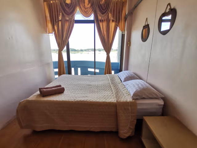 River View Queen