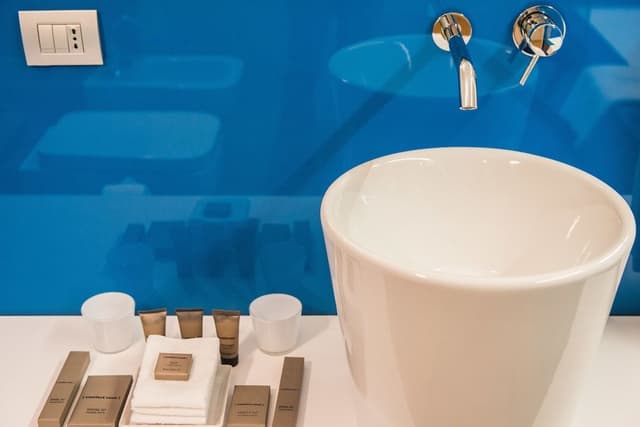 Superior Double or Twin Room, Bathtub