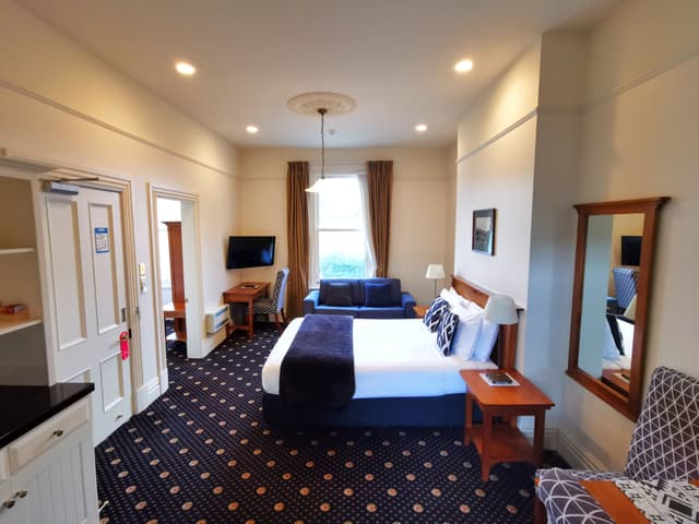Deluxe Family Suite