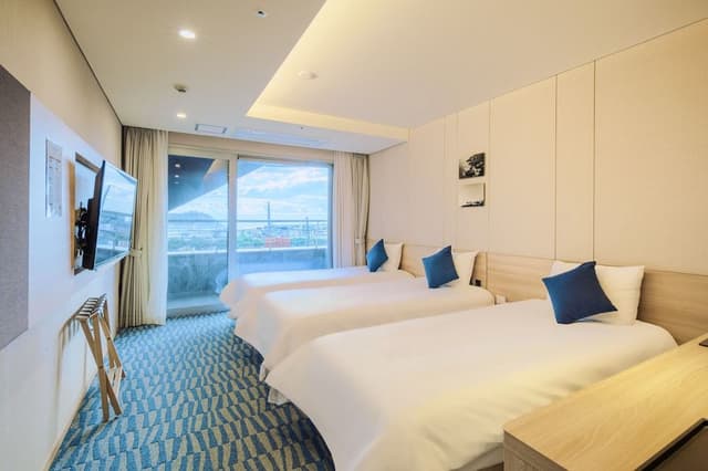 Standard Triple Room, 3 Twin Beds, City View