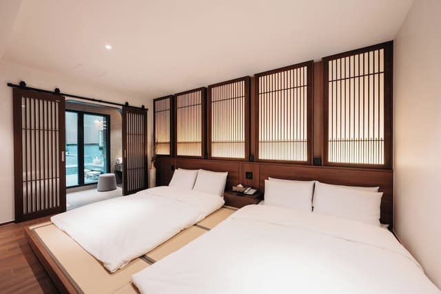 Ryokan (Japanese style room)