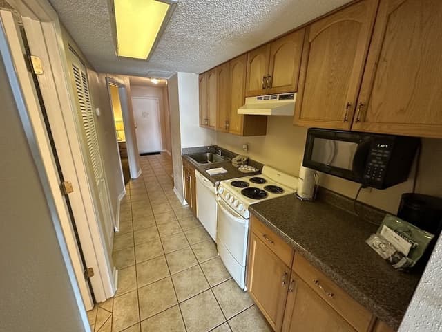 Condo, 2 Bedrooms