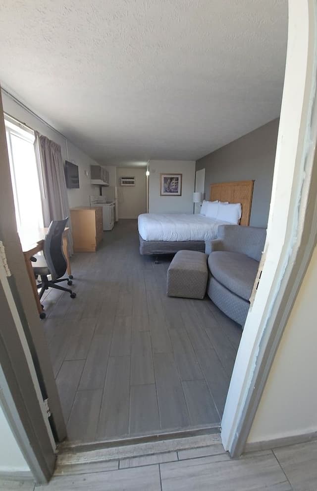 Standard Room, 1 King Bed, Kitchen, Ocean View
