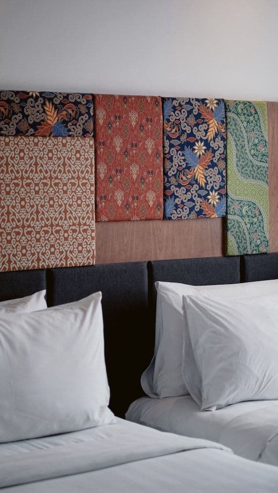 Superior Room, 2 Twin Beds, Balcony, City View