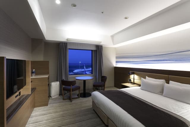 Deluxe Twin Room Runway View, Non Smoking