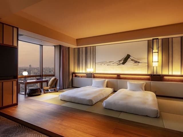 Executive Junior Suite with City Side, Non Smoking