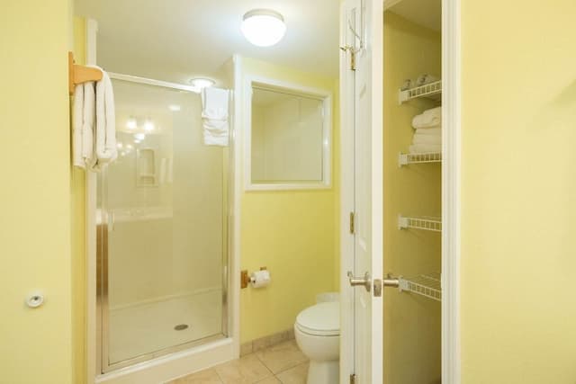 Condo, 2 Bedrooms